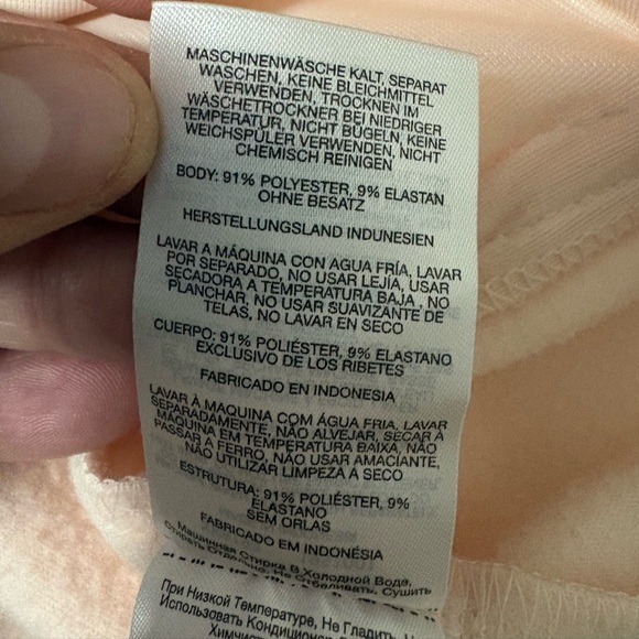 Columbia Women's Light Pink lightweight zip up - Picture 4 of 8